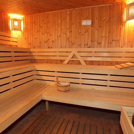 Aurora 酒店 圣君士坦丁和海伦那