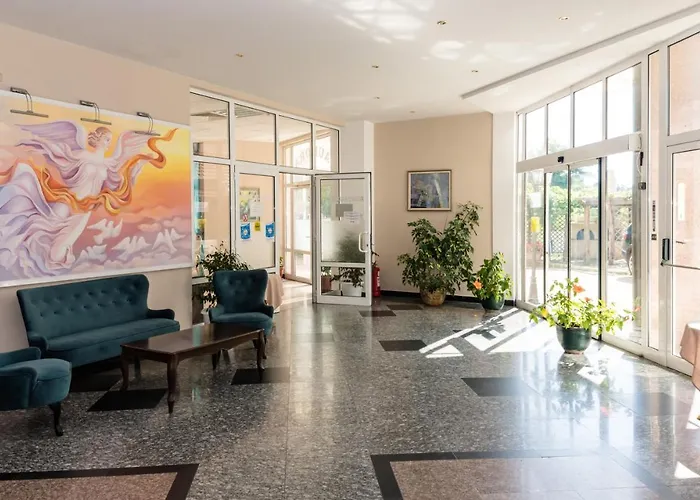 Aurora 酒店 圣君士坦丁和海伦那