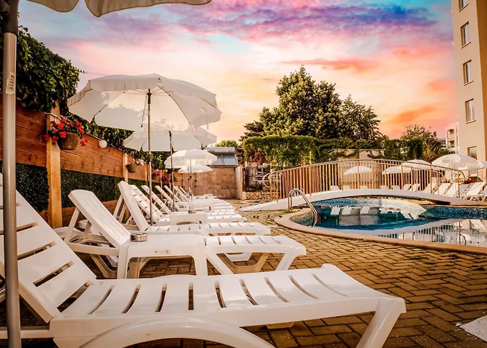 Aurora 酒店 圣君士坦丁和海伦那