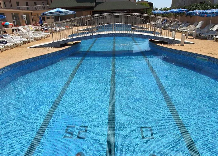 Aurora 酒店 圣君士坦丁和海伦那