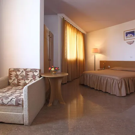 Aurora Hotel 3*