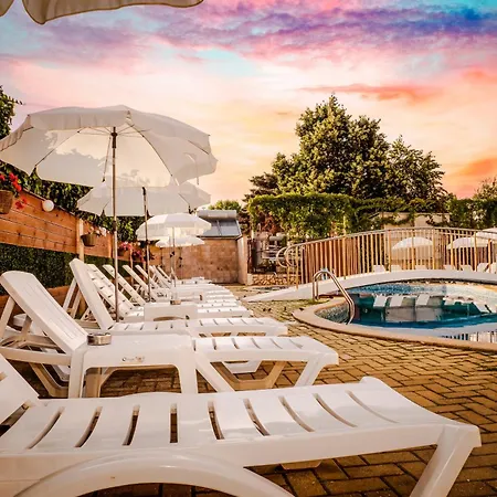 Aurora Hotell Saints Constantine and Helena