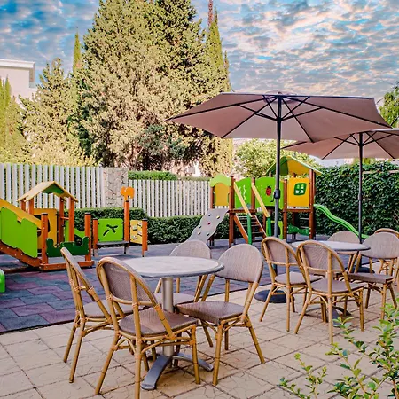 Aurora Hotel 3*